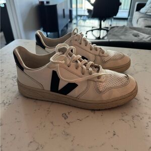 Veja Men's Classic White and Black Sneakers